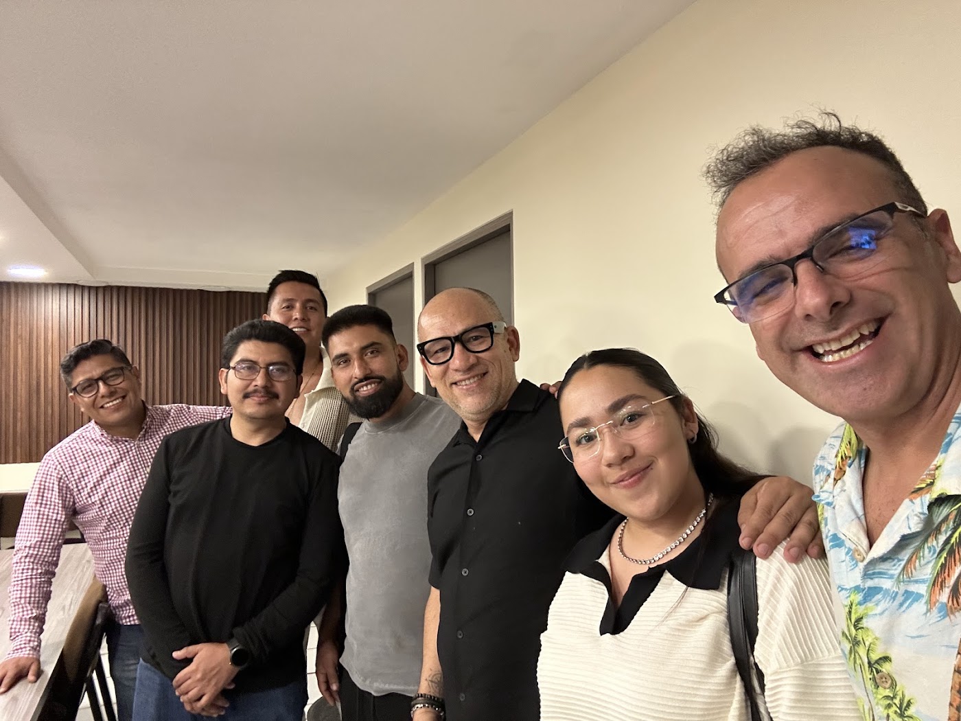 Proveedores y operadores de rentas vacacionales en un evento de networking de la Cámara